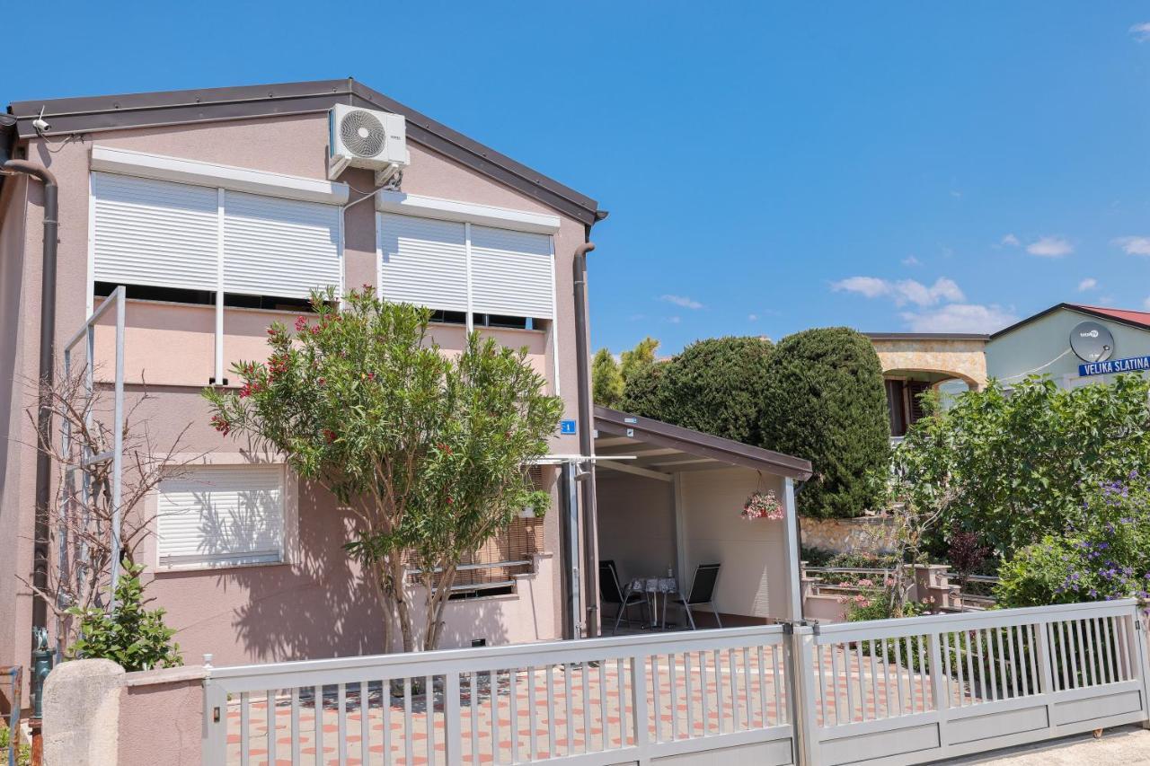 Two Bedroom Apartment Sunset Vir Exterior photo